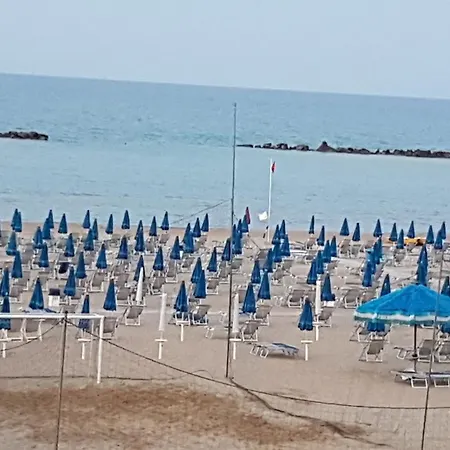 Apartmán Atlantic, Right At The Beach! *
